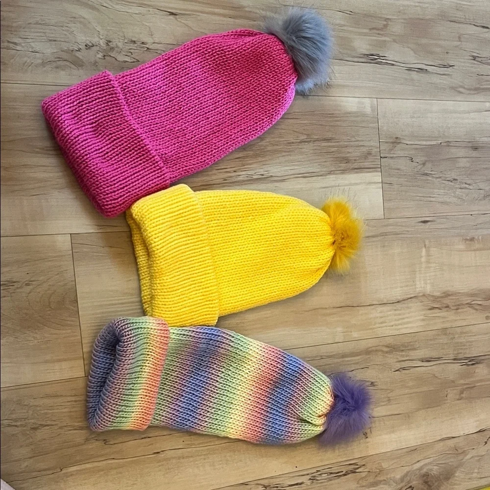 Vibrant Women's Beanie Set with Pom Poms